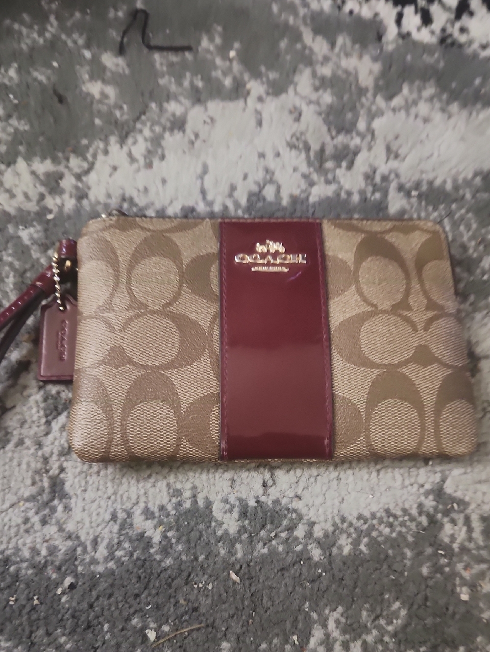 Coach Signature Canvas Wristlet with Burgundy Patent Stripe NWOT.